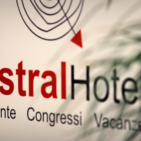 Mistral2 Hotel Oristano Exterior foto